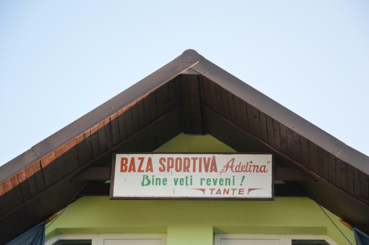 Baza Sportiva Adelina Hotel คุมปูลุง ภายนอก รูปภาพ
